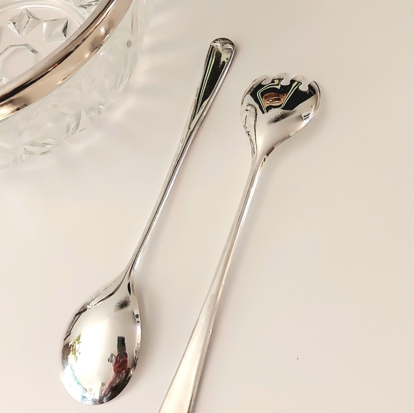 Crystal salad bowl with utensils in their original box. - Picture 4 of 10